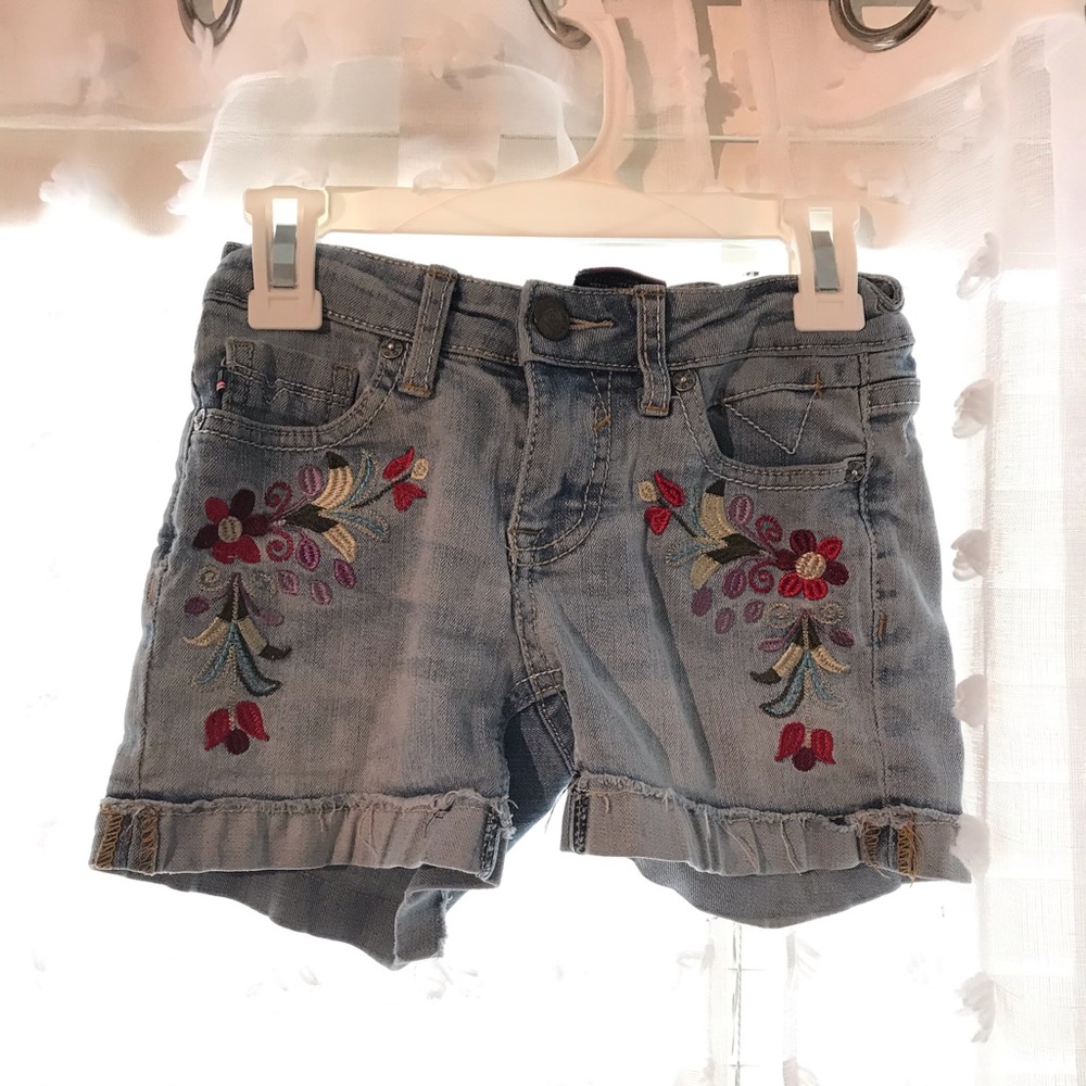 Girls denim shorts with floral stitching